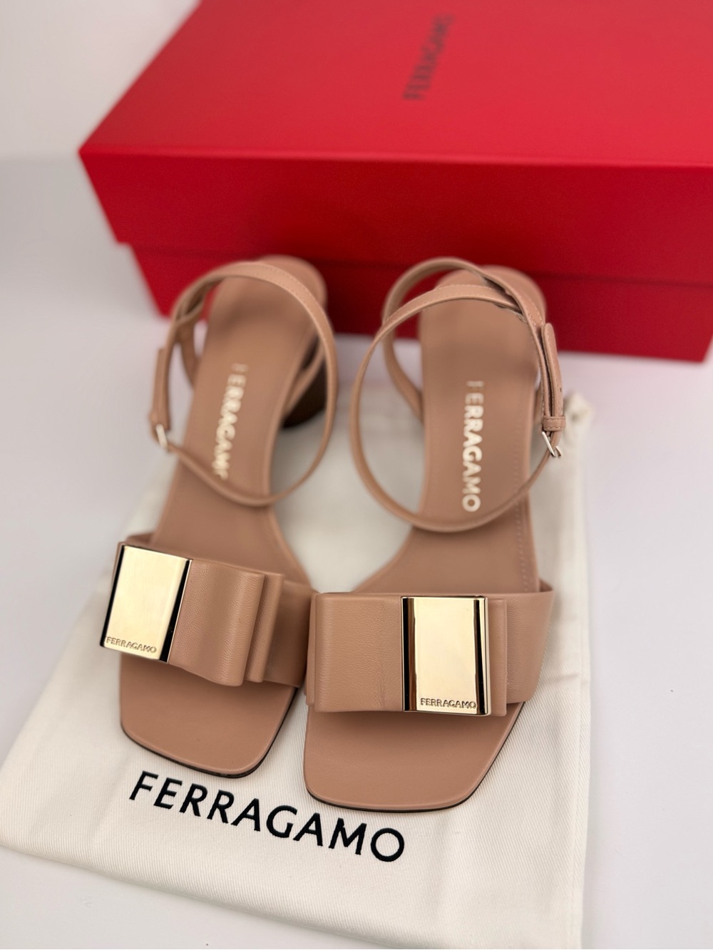 Ferragamo Lyana Bow Leather Slingback Sandals Amaretto Lamb Size 7C